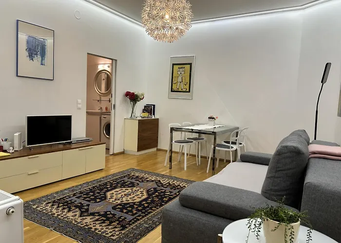 Moderne Stadtwohnung Mit Balkon *